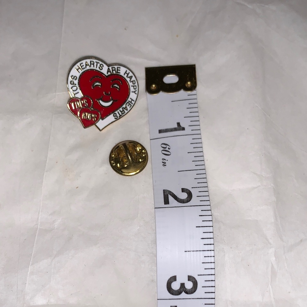 Red Tops Heart Enamel Pin - Picture 6 of 7